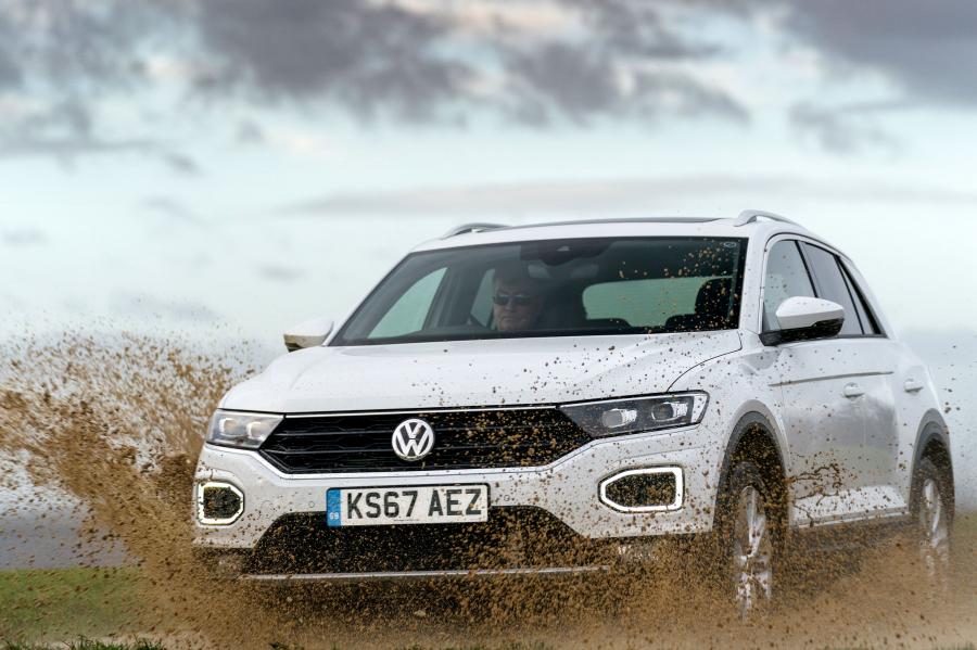  Volkswagen T-Roc 4Motion 2017 года  (UK) (фото 12 из 27)
